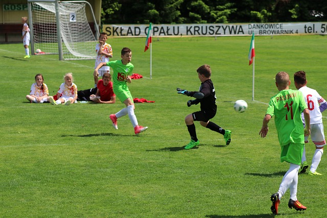 北京时间7月16日，随着欧洲杯、美洲杯的结束，2023-2024赛季正式结束。有关机构也随之更新了获得2024金球奖的赔率，皇马前锋维尼修斯以1赔2.25领跑...[详细].